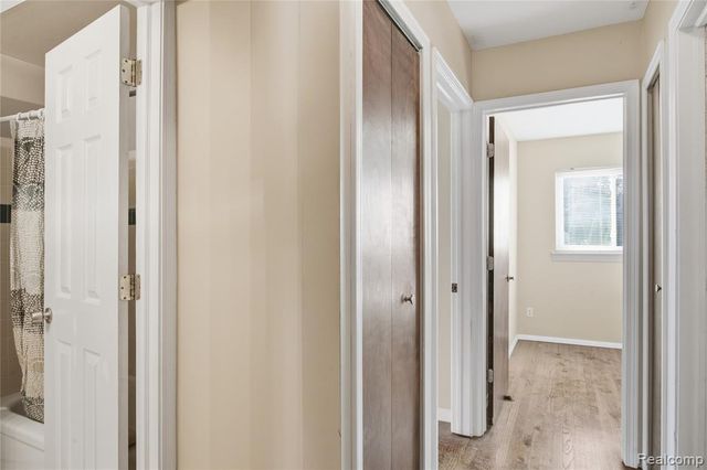 18634 Common Road, Roseville, MI 48066