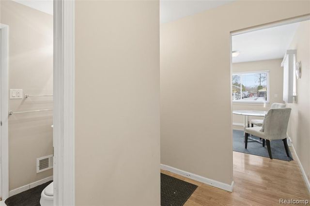 18634 Common Road, Roseville, MI 48066