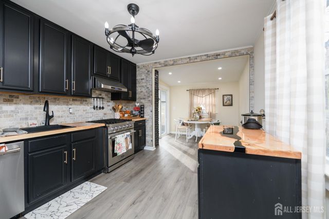 1550 Englishtown Road, Old Bridge, NJ 08857