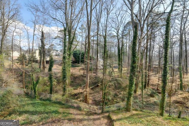 5362 Milieo Place SW, Lilburn, GA 30047