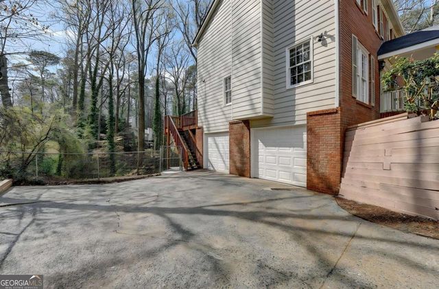 5362 Milieo Place SW, Lilburn, GA 30047