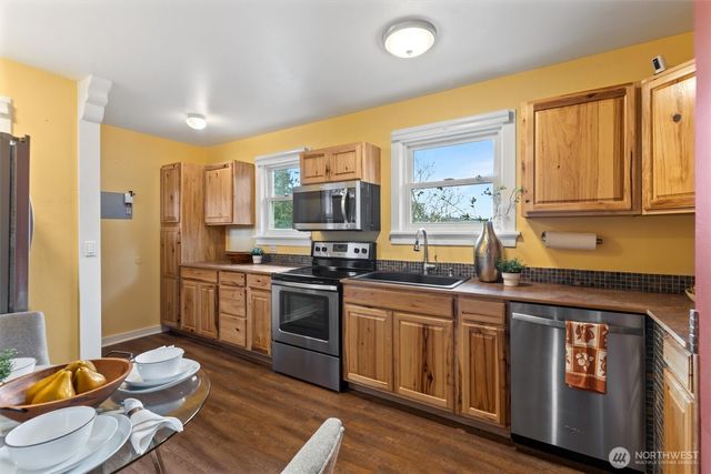 21522 92nd Avenue W, Edmonds, WA 98020