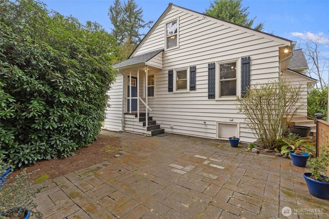 21522 92nd Avenue W, Edmonds, WA 98020