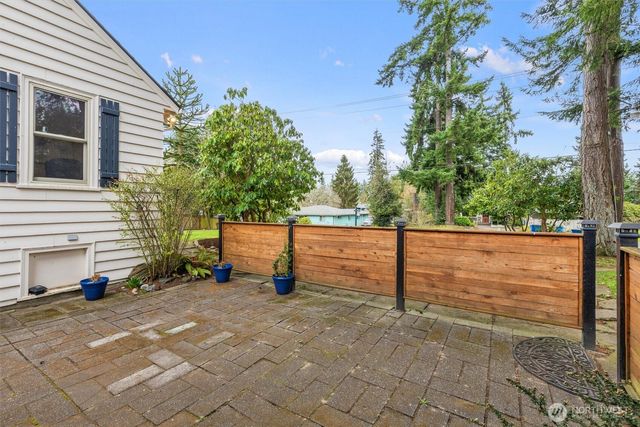21522 92nd Avenue W, Edmonds, WA 98020
