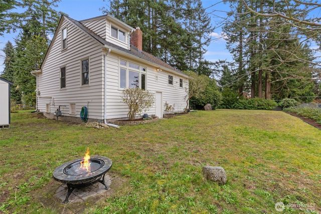 21522 92nd Avenue W, Edmonds, WA 98020