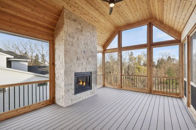 3 Sunfish Ln, Sunfish Lake, MN 55118