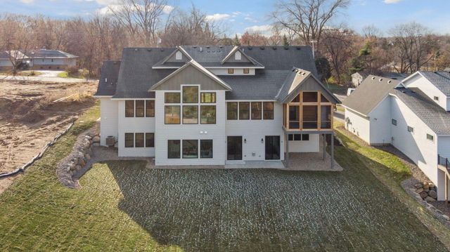 3 Sunfish Ln, Sunfish Lake, MN 55118