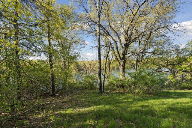 3 Sunfish Ln, Sunfish Lake, MN 55118