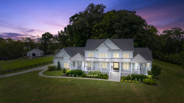 1935 Thompson Station Rd, W, Thompsons Station, TN 37179