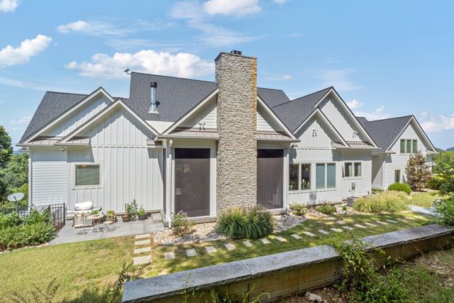 1935 Thompson Station Rd, W, Thompsons Station, TN 37179