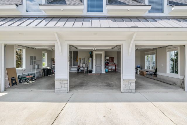 1935 Thompson Station Rd, W, Thompsons Station, TN 37179