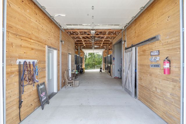 1935 Thompson Station Rd, W, Thompsons Station, TN 37179