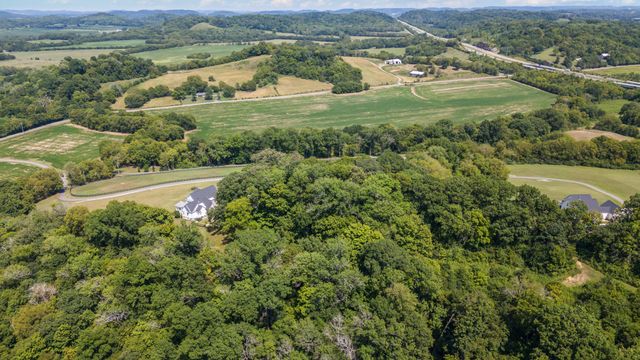 1935 Thompson Station Rd, W, Thompsons Station, TN 37179