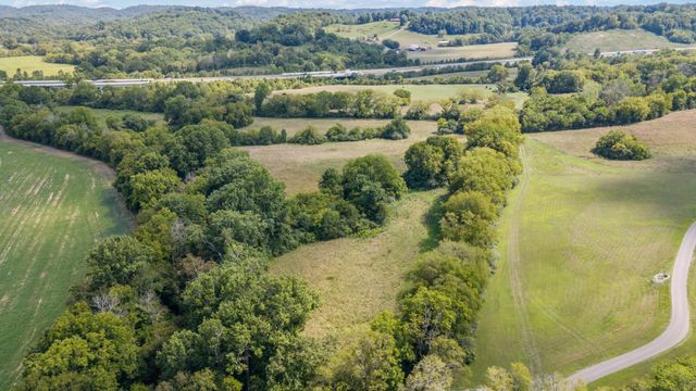 1935 Thompson Station Rd, W, Thompsons Station, TN 37179