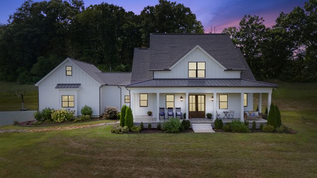 1935 Thompson Station Rd, W, Thompsons Station, TN 37179