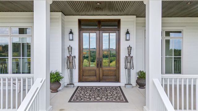 1935 Thompson Station Rd, W, Thompsons Station, TN 37179