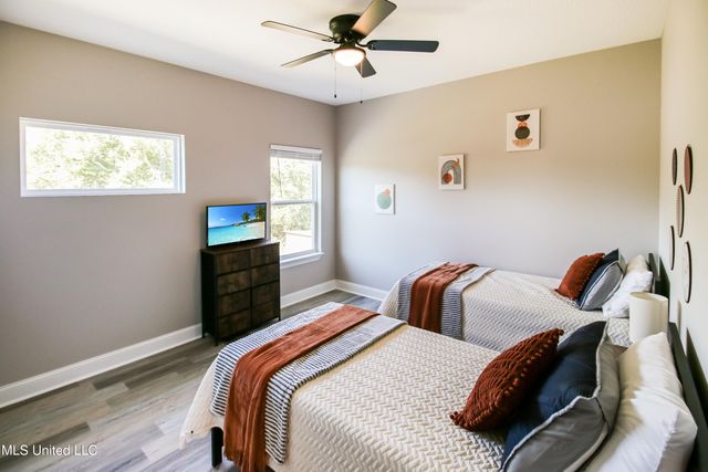 103 Lakeside Drive, Waveland, MS 39576