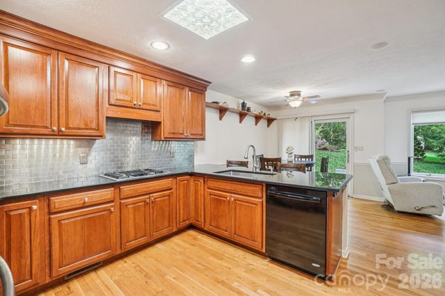 116 Cypress Point, Hendersonville, NC 28739