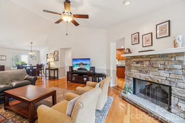 116 Cypress Point, Hendersonville, NC 28739