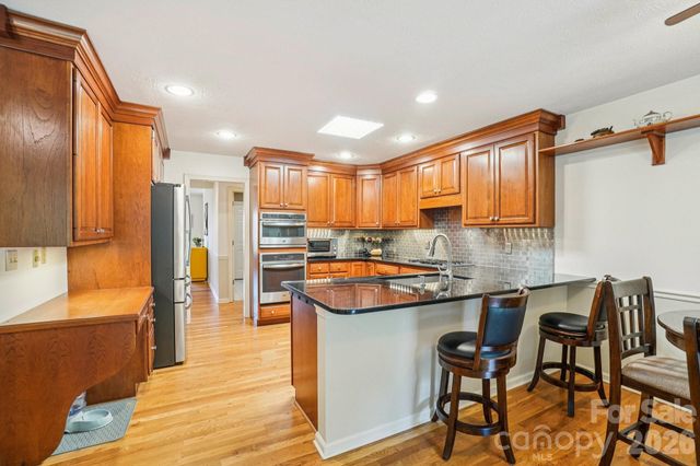 116 Cypress Point, Hendersonville, NC 28739