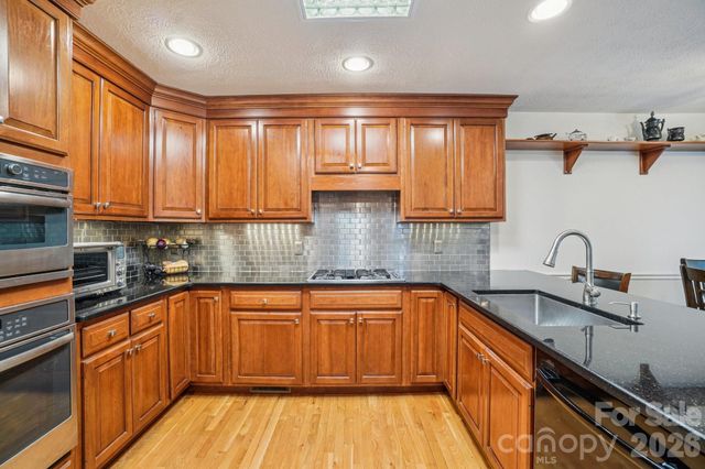 116 Cypress Point, Hendersonville, NC 28739