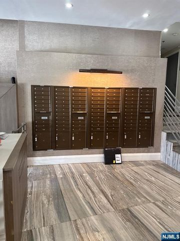 2400 Hudson Terrace 3F, Fort Lee, NJ 07024