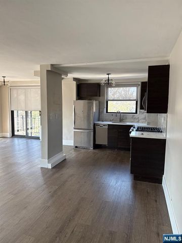 2400 Hudson Terrace 3F, Fort Lee, NJ 07024