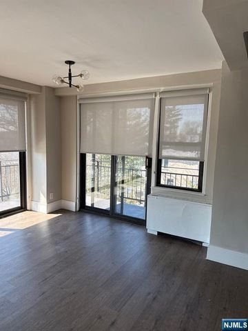 2400 Hudson Terrace 3F, Fort Lee, NJ 07024