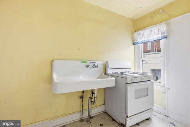 7121 RADBOURNE RD, Upper Darby, PA 19082