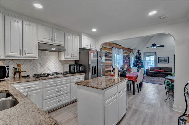 3700 8th Avenue, Fort Worth, TX 76110