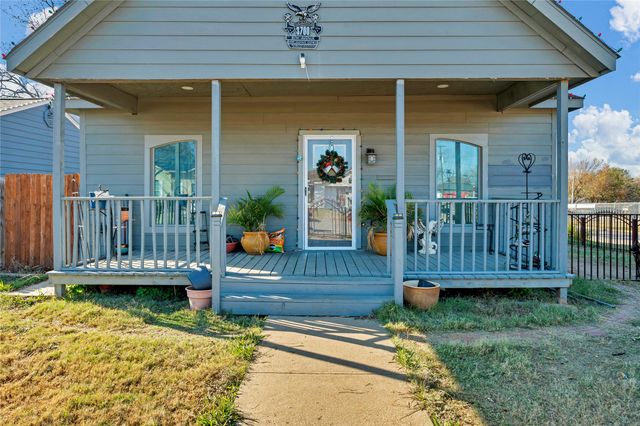 3700 8th Avenue, Fort Worth, TX 76110