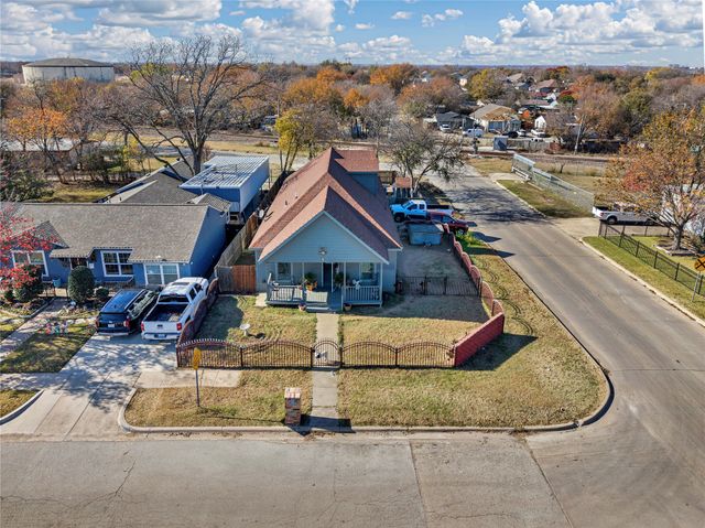 3700 8th Avenue, Fort Worth, TX 76110