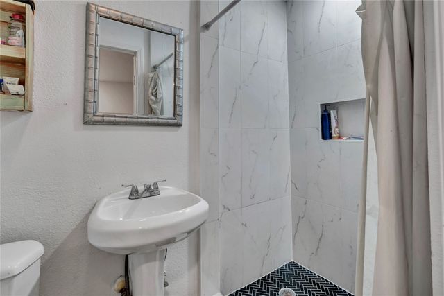 3700 8th Avenue, Fort Worth, TX 76110