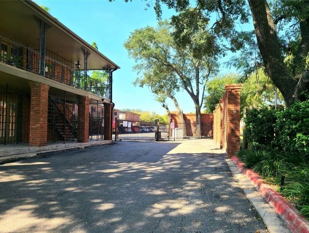 11550 Chimney Rock Road 205, Houston, TX 77035