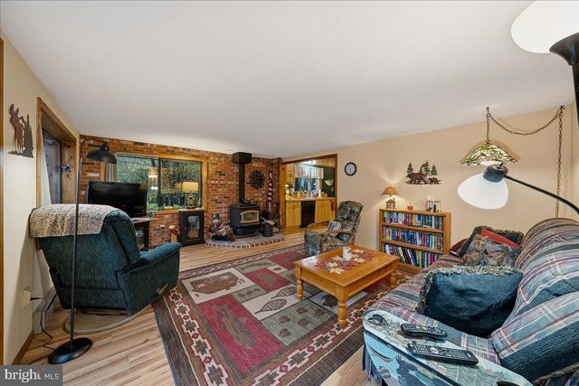 301 ORONO DR, Pocono Lake, PA 18347