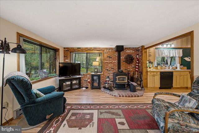 301 ORONO DR, Pocono Lake, PA 18347