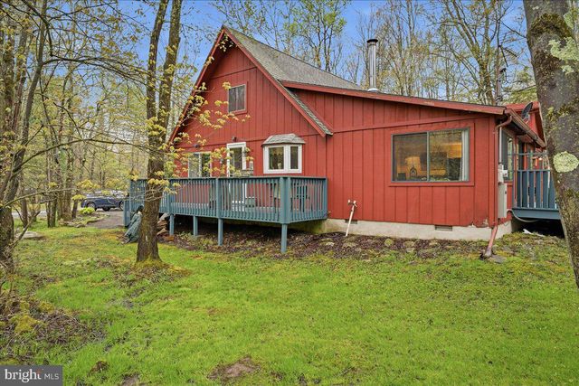 301 ORONO DR, Pocono Lake, PA 18347