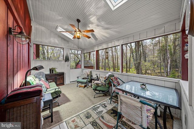 301 ORONO DR, Pocono Lake, PA 18347