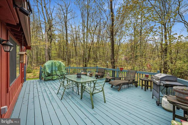 301 ORONO DR, Pocono Lake, PA 18347