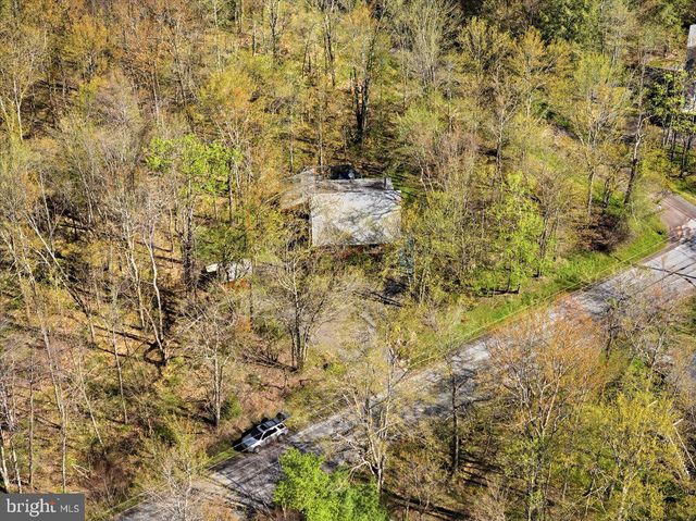 301 ORONO DR, Pocono Lake, PA 18347
