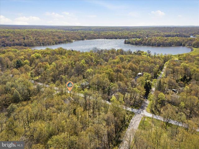 301 ORONO DR, Pocono Lake, PA 18347