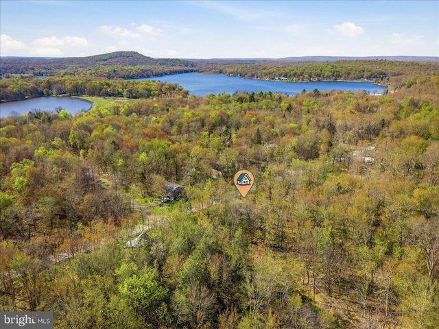 301 ORONO DR, Pocono Lake, PA 18347