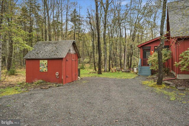 301 ORONO DR, Pocono Lake, PA 18347