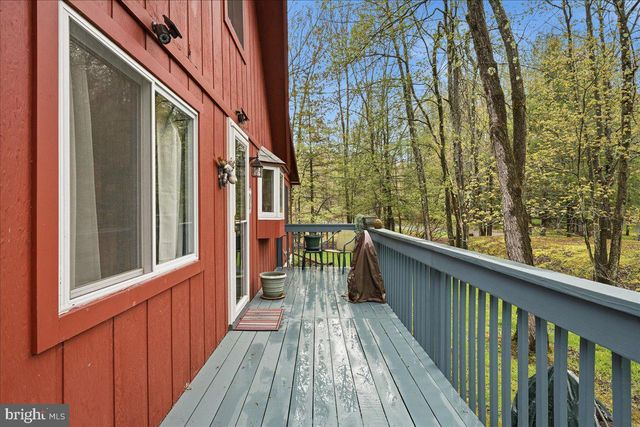 301 ORONO DR, Pocono Lake, PA 18347