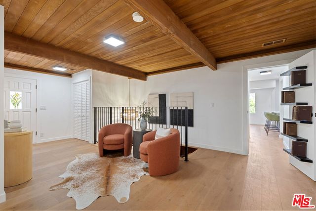 8506 Oak Court, Los Angeles, CA 90046
