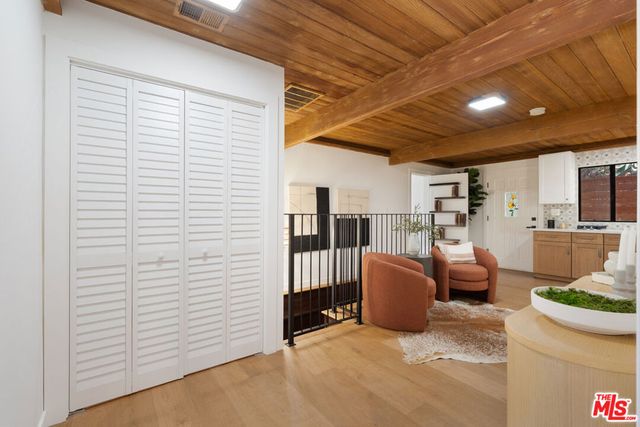 8506 Oak Court, Los Angeles, CA 90046
