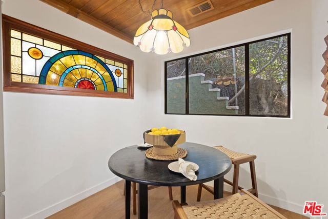 8506 Oak Court, Los Angeles, CA 90046