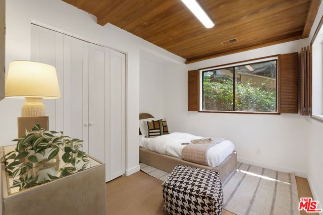 8506 Oak Court, Los Angeles, CA 90046