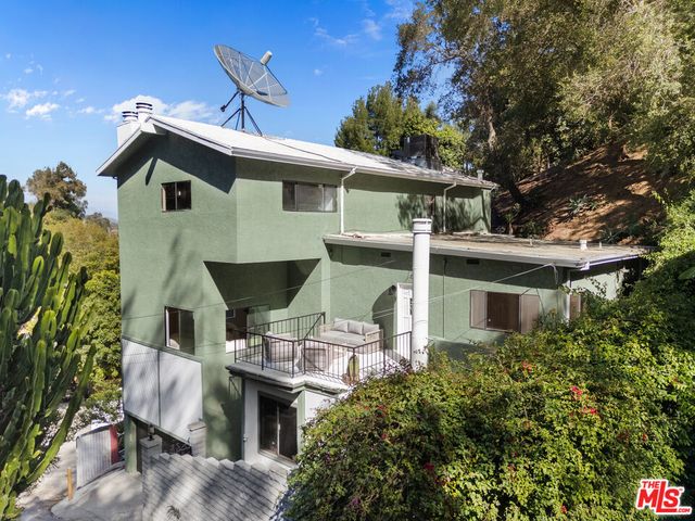 8506 Oak Court, Los Angeles, CA 90046