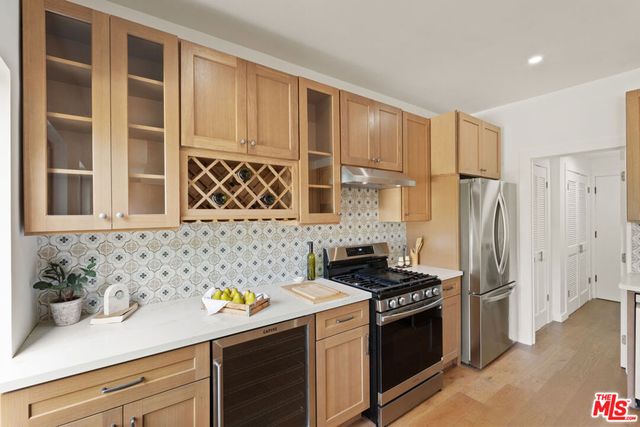 8506 Oak Court, Los Angeles, CA 90046